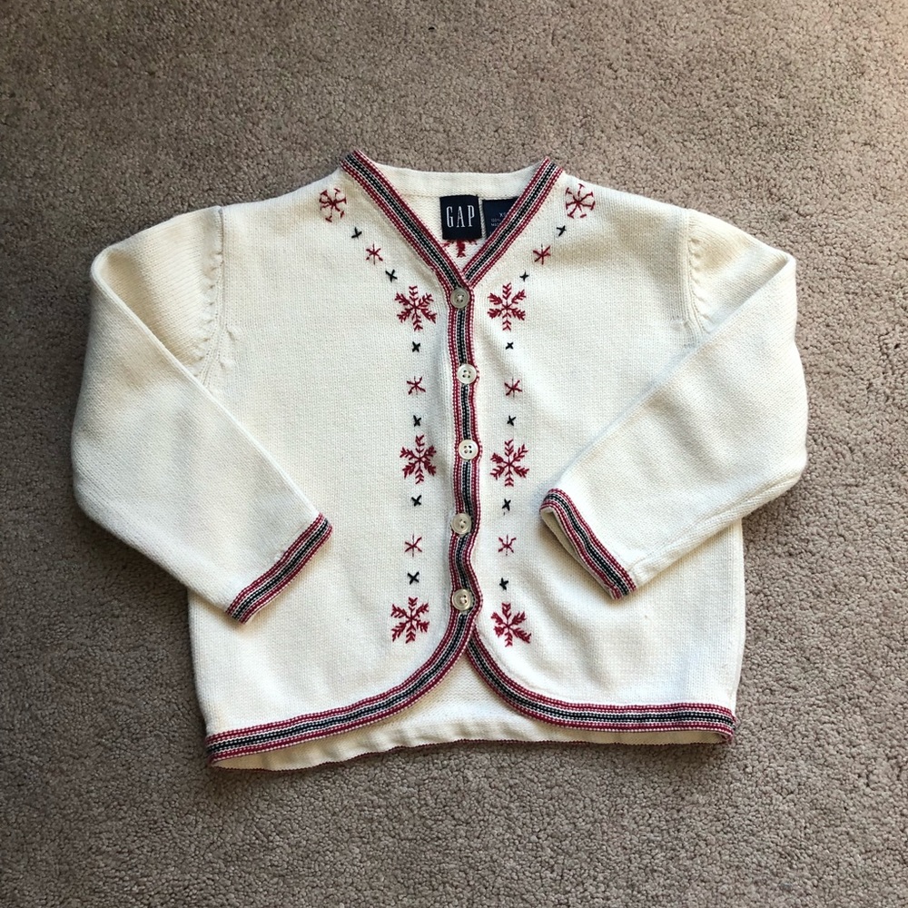 Gap sweater
